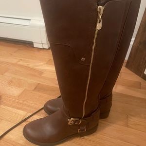 Guess boots